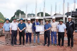 Phó Chủ tịch HĐND tỉnh Lã Hoài Nam kiểm tra tiến độ xây dựng trường nội trú liên cấp tại xã Tổng Cọt