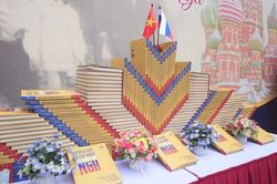 Ra mắt sách ảnh 'Nguyễn Ái Quốc - Hồ Chí Minh với nước Nga'