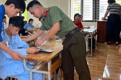 Vừa mổ ruột thừa, nam sinh vẫn quyết đi thi lớp 10 và cái kết khiến nhiều người xúc động