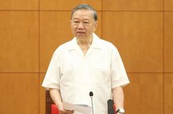 Tổng B&iacute; thư, Chủ tịch nước: Kh&ocirc;ng để x&atilde; hội gi&agrave;u l&ecirc;n về vật chất nhưng ngh&egrave;o đi về văn h&oacute;a, đạo đức