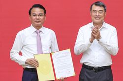 &Ocirc;ng Đặng Xu&acirc;n Phong ki&ecirc;m nhiệm chức danh Ph&oacute; B&iacute; thư Đảng ủy Ch&iacute;nh phủ