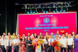 Ph&aacute;t huy vai tr&ograve; cầu nối '&yacute; Đảng' với 'l&ograve;ng D&acirc;n'