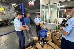 H&agrave; Nội ph&aacute;t hiện hơn 800 phụ t&ugrave;ng &ocirc; t&ocirc; nghi giả mạo nh&atilde;n hiệu PEUGEOT, b&aacute;n c&ocirc;ng khai tr&ecirc;n nhiều website