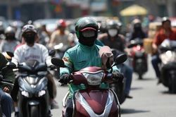 Đợt nắng nóng ở miền Bắc còn tiếp diễn, nhiệt độ tiếp tục tăng những ngày tới