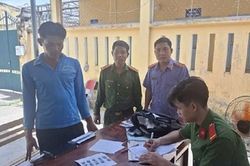Bắt tạm giam đối tượng tham &ocirc; t&agrave;i sản của c&acirc;y xăng