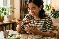 4 l&yacute; do ăn cơm gạo lứt nhưng vẫn kh&ocirc;ng giảm được c&acirc;n