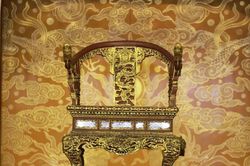 Ngai v&agrave;ng triều Nguyễn đ&atilde; ho&agrave;n th&agrave;nh việc phục chế, trưng b&agrave;y tại điện Th&aacute;i H&ograve;a từ ng&agrave;y 4/6
