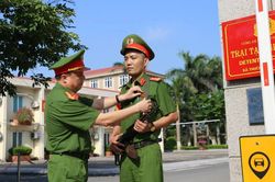 Giữ vững kỷ luật th&eacute;p từ phong tr&agrave;o 'Ba nhất' ở Trại tạm giam số 2