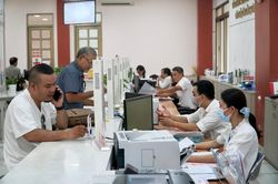 Tiếp tục phân cấp, cắt giảm, đơn giản hóa thủ tục hành chính và điều kiện kinh doanh