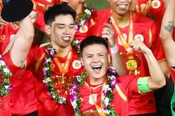 Tuyển Việt Nam có thể mất Quang Hải, Đình Bắc ở ASEAN Cup