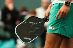 Vợt pickleball Việt Nam bị cấm thi đấu