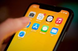 Doanh thu App Store lập kỷ lục nhờ làn sóng AI