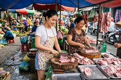 Giá heo hơi hôm nay 4.6: Nguồn cung dồi dào, giá tiếp tục chững lại