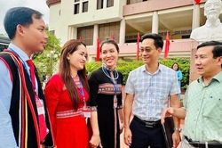 Quảng Ng&atilde;i: N&acirc;ng cao chất lượng đội đ&agrave;o tạo l&yacute; luận ch&iacute;nh trị