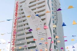 Thành lập Trường trung học phổ thông Kiến trúc, trực thuộc Trường đại học Kiến trúc Hà Nội