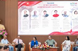 Sáng mãi hành trình vạn dặm và tầm nhìn kiến tạo tương lai của vị Cha già dân tộc
