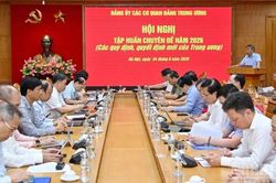 Nghi&ecirc;n cứu, vận dụng ch&iacute;nh x&aacute;c c&aacute;c quy định, quyết định mới của Đảng trong thực tiễn c&ocirc;ng t&aacute;c