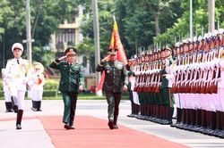 Việt Nam - Philippines tăng cường hợp tác quốc phòng