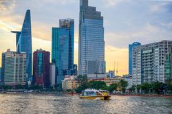 Xây dựng và phát triển TP HCM trong kỷ nguyên mới: Trúng đột phá, sát dân sinh