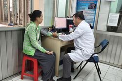 Bài dự thi cuộc thi viết 'Người thầy thuốc trong tôi': Vị bác sĩ trong lòng dân