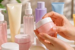 Thu hồi 8 mỹ phẩm, công ty phân phối bị phạt gần 150 triệu đồng