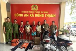 C&ocirc;ng an TPHCM bắt 2 người trộm k&eacute;t sắt chứa v&agrave;ng