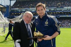 Huyền thoại Chelsea qua đời