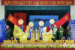 'Thủ lĩnh Đo&agrave;n ti&ecirc;n phong quyết thắng'