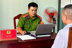 Công an phường giúp đỡ người dân nhận lại gần nửa tỷ đồng chuyển nhầm