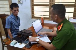 Mắc nghẹn 2 'quả táo khuyết' lòi 8 vụ trộm