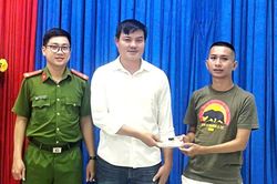 Anh Nghĩa l&agrave;m việc nghĩa!