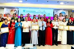 Ph&aacute;t huy vai tr&ograve; của phụ nữ, chung sức đồng l&ograve;ng trong x&acirc;y dựng v&agrave; ph&aacute;t triển TPHCM trong giai đoạn mới