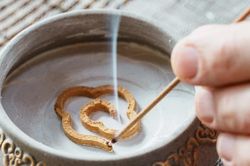 Khi chưa phát minh ra đồng hồ, người xưa làm thế nào để biết giờ?