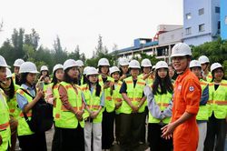 Sinh viên trải nghiệm thực tế tại Nhà máy Nhiệt điện Vĩnh Tân 2
