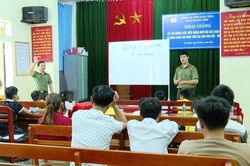 Lớp học cuối tuần của những người thầy đặc biệt