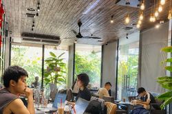 Sinh viên Đà Nẵng 'chạy' khỏi nhà trọ vì nắng nóng