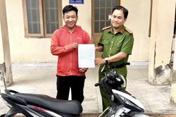 Người d&acirc;n gửi thư cảm ơn C&ocirc;ng an x&atilde; Đại Phước sau khi nhận lại xe m&ocirc; t&ocirc; bị mất trộm