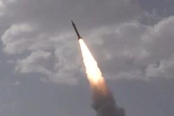 Iran tấn c&ocirc;ng 'sở chỉ huy' tr&ecirc;n t&agrave;u khu trục Mỹ