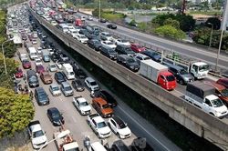 H&agrave; Nội: Ph&aacute;t hiện loạt gối cầu V&agrave;nh đai 3 tr&ecirc;n cao bị x&ocirc; lệch