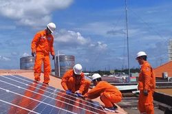 Sở Xây dựng TPHCM lên tiếng việc người dân kêu bị 'làm khó' khi lắp điện mặt trời
