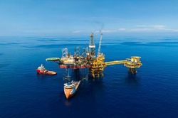 Dầu khí biển trước sức ép COP26: Chuyển đổi để giữ trụ cột an ninh năng lượng