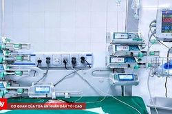 Cứu sống bệnh nhi mắc tay ch&acirc;n miệng biến chứng nặng
