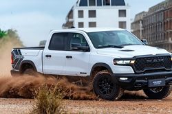 Vì sao xe bán tải Ram 1500 dài gần 6 mét, nặng hơn 3 tấn là ô tô con?