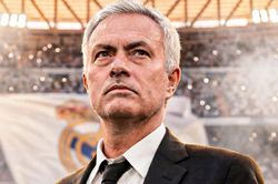Perez công bố Mourinho dẫn Real Madrid: Chờ loạt bom tấn