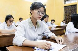 Đề thi thử tốt nghiệp THPT môn Vật lý năm 2026 của tỉnh Ninh Bình kèm đáp án