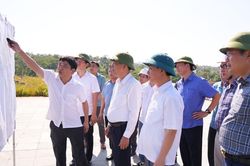 Phó Chủ tịch UBND tỉnh Thái Văn Thành kiểm tra tiến độ thi công các công trình, dự án đầu tư công