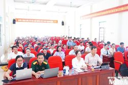 Cử tri xã Đông Thành kiến nghị sớm có giải pháp đầu tư, nâng cấp hệ thống nước sạch trên địa bàn