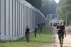 Ba Lan gia hạn vùng đệm an ninh tại biên giới Belarus thêm 90 ngày