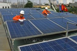 Trường hợp nào được miễn giấy phép xây dựng khi lắp đặt điện mặt trời áp mái?