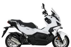 Xe tay ga địa hình 175cc, trang bị tiên tiến, giá gần 73 triệu đồng